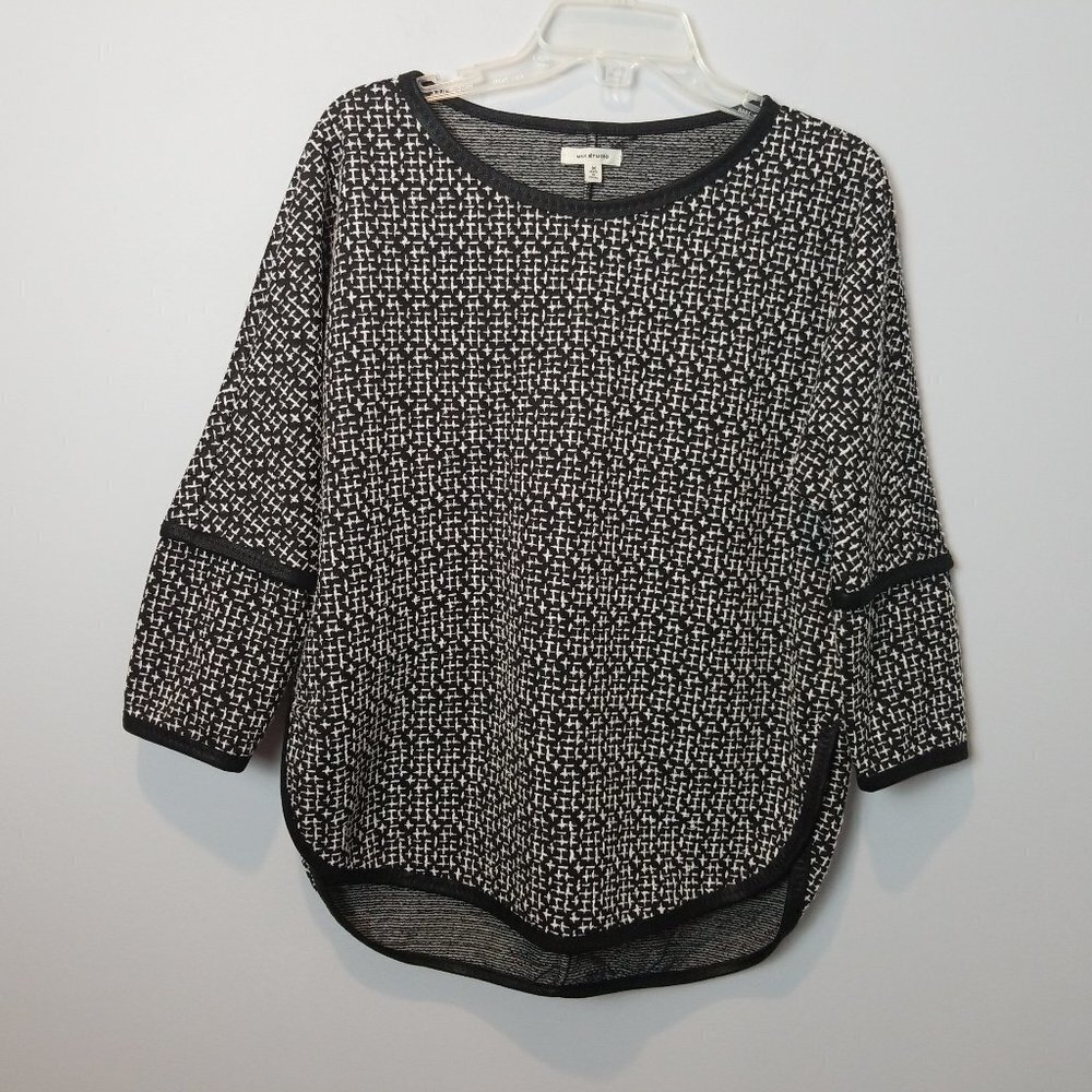 Max Studio Black & White Textured 3/4 sleeves faux leather trim size Medium